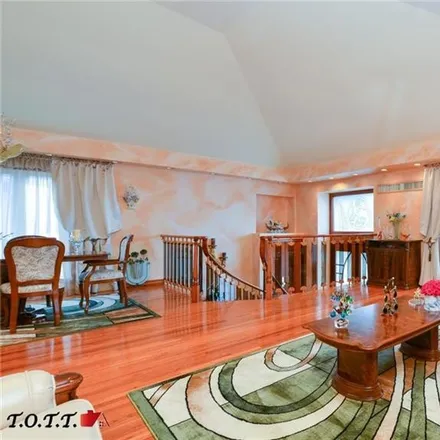 Image 7 - 2747 East 66th Street, New York, NY 11234, USA - House for sale