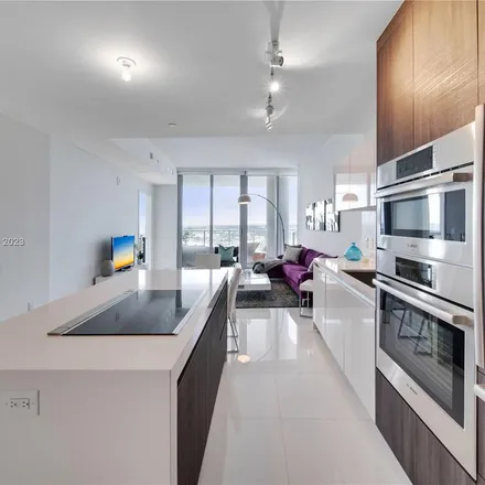 Image 4 - Northeast 1st Avenue, Miami, FL 33132, USA - Apartment for rent