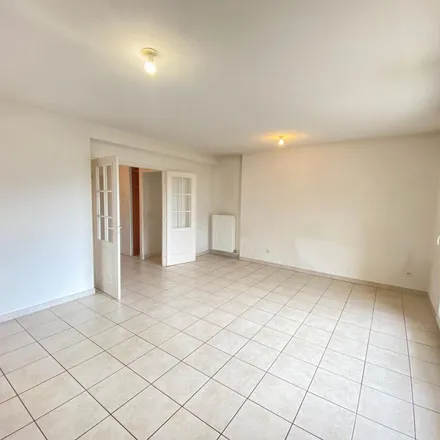 Rent this 3 bed apartment on 16 Rue Mainssieux in 38500 Voiron, France