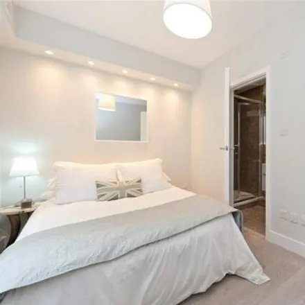 Image 5 - Wellesley Court, Abercorn Place, London, NW8 9XU, United Kingdom - Apartment for sale