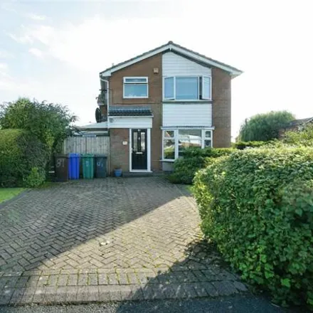 Buy this 3 bed duplex on Harper Fold Road in Outwood, M26 3RZ