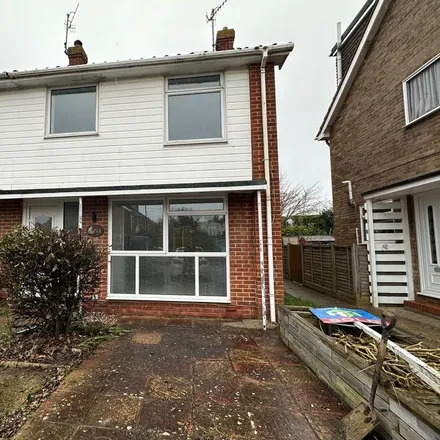 Rent this 3 bed duplex on Overmead in Shoreham-by-Sea, BN43 5NS