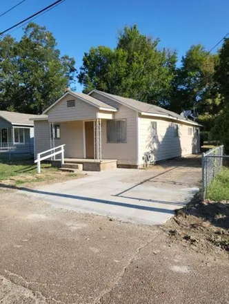 Buy this 3 bed house on 1219 South 12th Avenue in Columbus, MS 39701