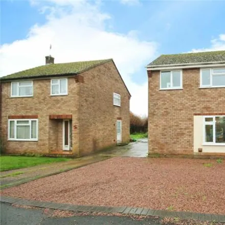 Buy this 3 bed duplex on Penhill Crescent in Worcester, WR2 5PX