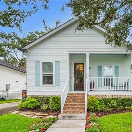 Rent this 4 bed house on 5001 Paris Avenue in New Orleans, LA 70119