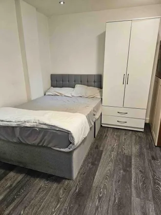 Rent this studio apartment on Heath Road in London, TW3 2NJ