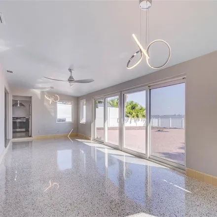 Image 8 - 480 Belle Point Drive, Saint Pete Beach, Pinellas County, FL 33706, USA - House for rent