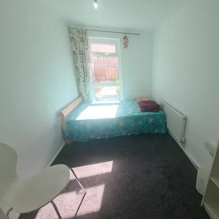 Image 8 - Carlton View, Leeds, LS7 1NR, United Kingdom - Room for rent