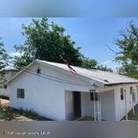 Image 2 - 404 East 2nd Street, Shamrock, Wheeler County, TX 79079, USA - House for sale