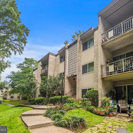 Buy this 2 bed condo on 5198 Crossfield Court in Franklin Park, North Bethesda
