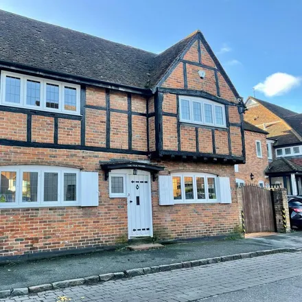 Rent this 4 bed duplex on The Old Five Bells in Church Street, Burnham