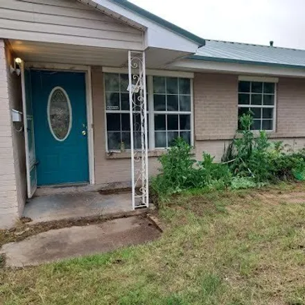 Buy this 3 bed house on 435 Northwest 54th Street in Lawton, OK 73505