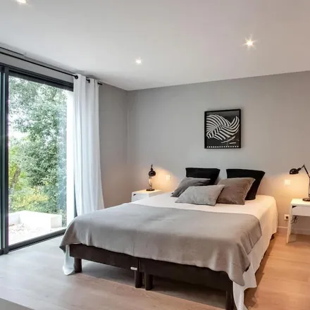 Rent this 4 bed house on Mairie de Pechs-de-l'Espérance in Route des Civadals, 24370 Peyrillac-et-Millac