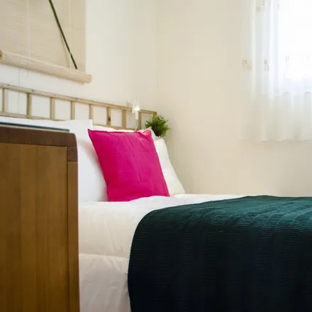 Rent this 15 bed room on Paseo de Santa María de la Cabeza in 58, 28045 Madrid