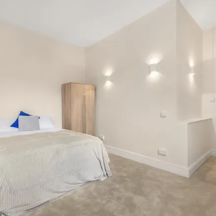 Rent this 2 bed apartment on 61 Egerton Gardens in London, SW3 2BY