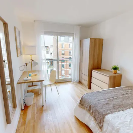 Rent this 5 bed room on 150 Rue de Lourmel in 75015 Paris, France