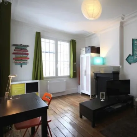 Image 3 - 5;7 Rue Crespin du Gast, 75011 Paris, France - Apartment for rent