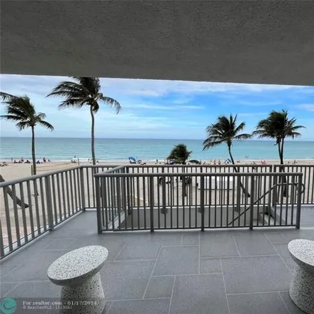 Image 2 - 453 North Surf Road, Hollywood, FL 33019, USA - Condo for sale