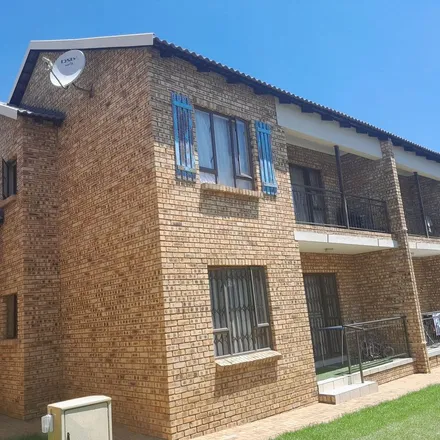 Rent this 2 bed townhouse on Paul Kruger Road in Southcrest, Alberton
