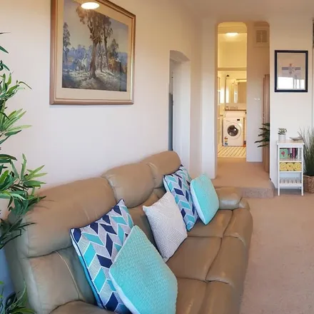 Rent this 2 bed apartment on Narrabeen NSW 2101