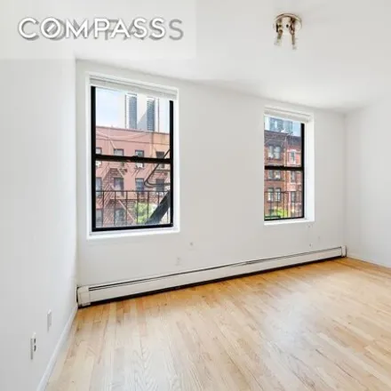 Image 1 - 661 9th Avenue, New York, NY 10036, USA - House for rent
