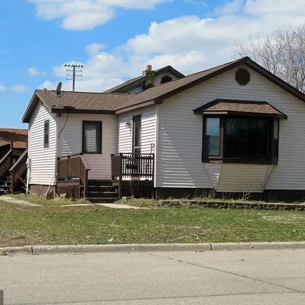 Buy this 3 bed house on 505 Arnold Avenue South in Thief River Falls, MN 56701