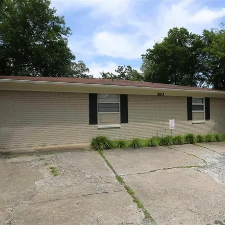 Rent this studio apartment on 5098 G Street in Little Rock, AR 72205