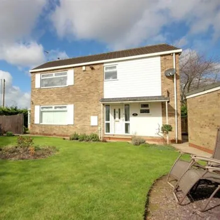 Buy this 4 bed house on Carr Lane in Willerby, HU10 6JF