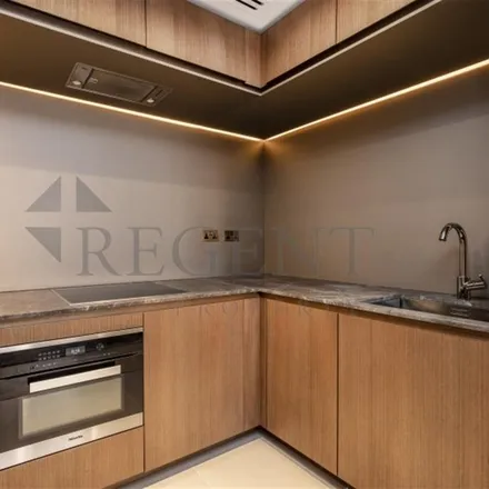 Image 3 - Lincoln Square, 18 Portugal Street, London, WC2A 2AT, United Kingdom - Apartment for rent