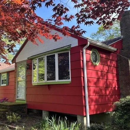 Buy this 3 bed house on 375 School St in Pembroke, Massachusetts