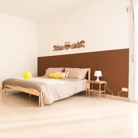 Rent this 6 bed room on Via Angelo Fumagalli in 5, 20143 Milan MI