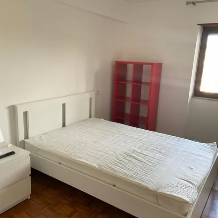 Rent this 5 bed apartment on Ladeira do Seminário 7 in 3030-212 Coimbra, Portugal