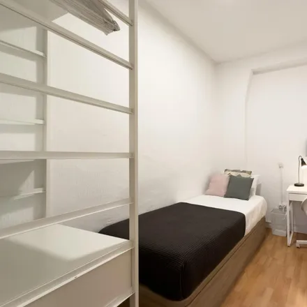 Rent this 4 bed room on Avinguda del Paral·lel in 54-58, 08001 Barcelona