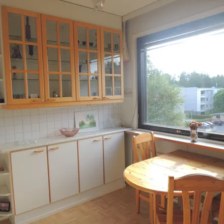 Rent this 2 bed apartment on Eemelintie 3 in 40820 Vaajakoski, Finland