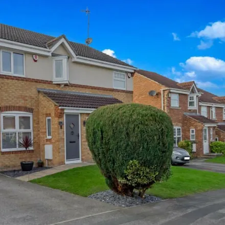 Buy this 3 bed duplex on Windmill Court in Leeds, LS12 4WB