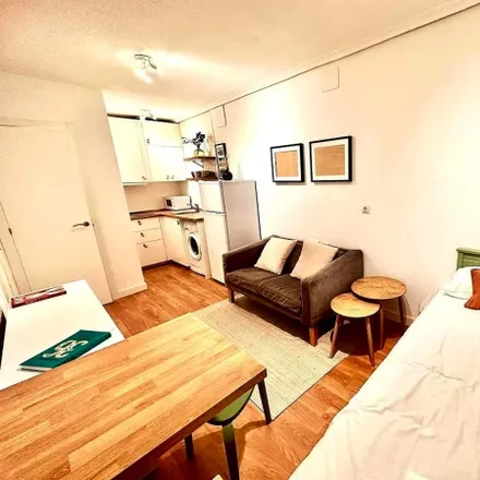 Rent this 1 bed apartment on Madrid in Calle de Gonzalo de Córdoba, 7