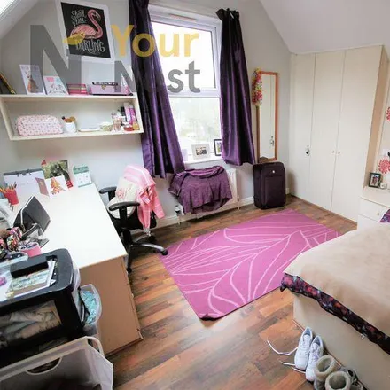 Rent this 12 bed townhouse on 6 Otley Road in Leeds, LS6 4DJ