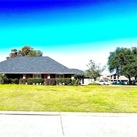 Buy this 3 bed house on 2711 Cedarlawn Drive in Estelle, Marrero