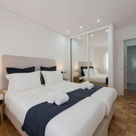 Rent this 3 bed apartment on João Regras in Rua do Doutor Alfredo de Magalhães, 4000-145 Porto