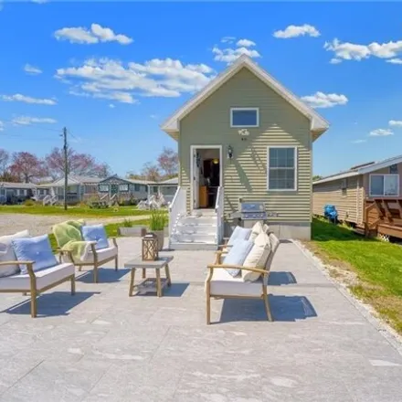 Buy this 1 bed house on 2 Burnside Road in Narragansett, RI 02882