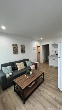 Image 3 - 1481 South Cloverdale Avenue, Los Angeles, CA 90019, USA - Apartment for rent