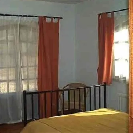 Rent this 2 bed house on 3300-323 Distrito de Castelo Branco