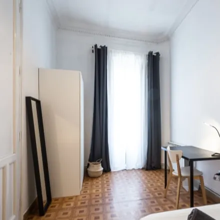 Rent this 1studio room on La Troyka in Calle de los Jardines, 11