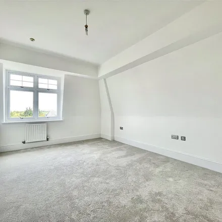 Image 9 - Camelot House, 53 Beech Hill, London, EN4 0JN, United Kingdom - Apartment for rent