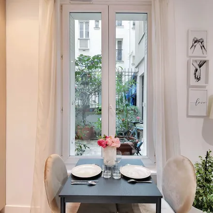 Image 2 - 37 Rue de Montreuil, 75011 Paris, France - Apartment for rent