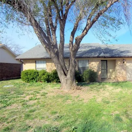 Rent this 3 bed house on 8004 Bonnie Circle in Abilene, TX 79606