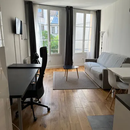 Image 4 - 10 Rue Suger, 75006 Paris, France - Apartment for rent