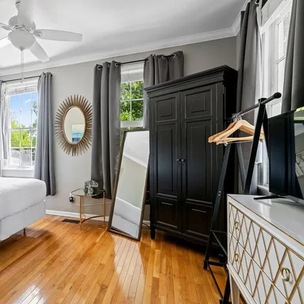 Rent this 3 bed condo on Charleston