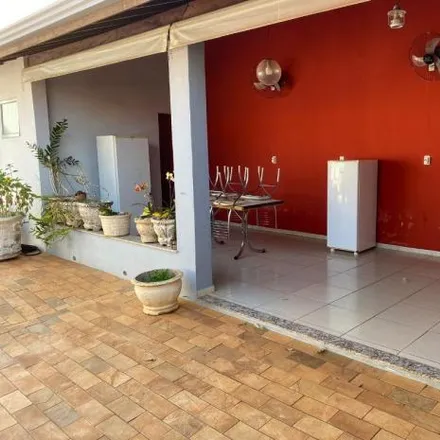 Buy this 3 bed house on Rua Antônio de Almeida Leite in Vila Pelicano, São Carlos - SP