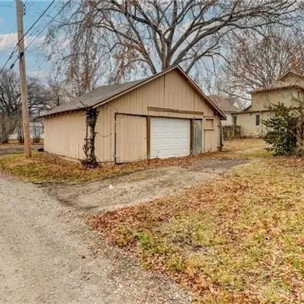 Image 4 - 631 West 5th Street, Ottawa, KS 66067, USA - House for sale